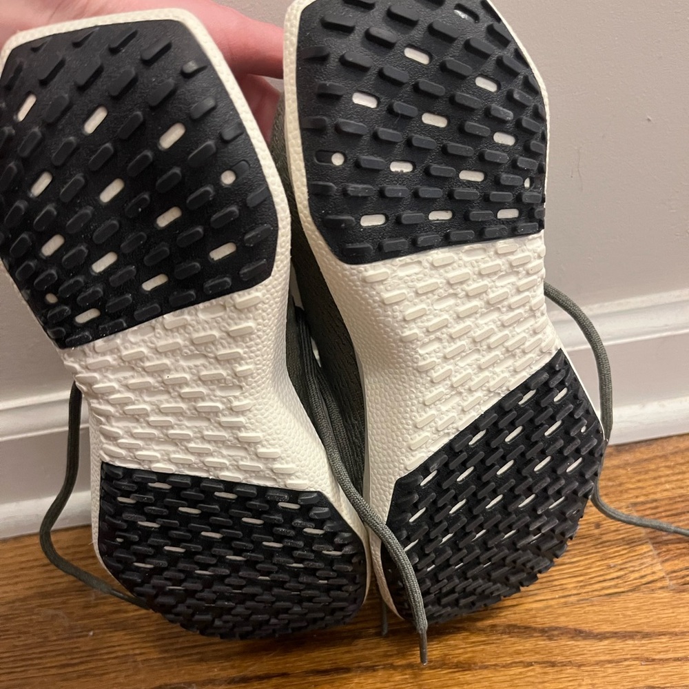 Green Allbirds sneakers - Picture 8 of 8